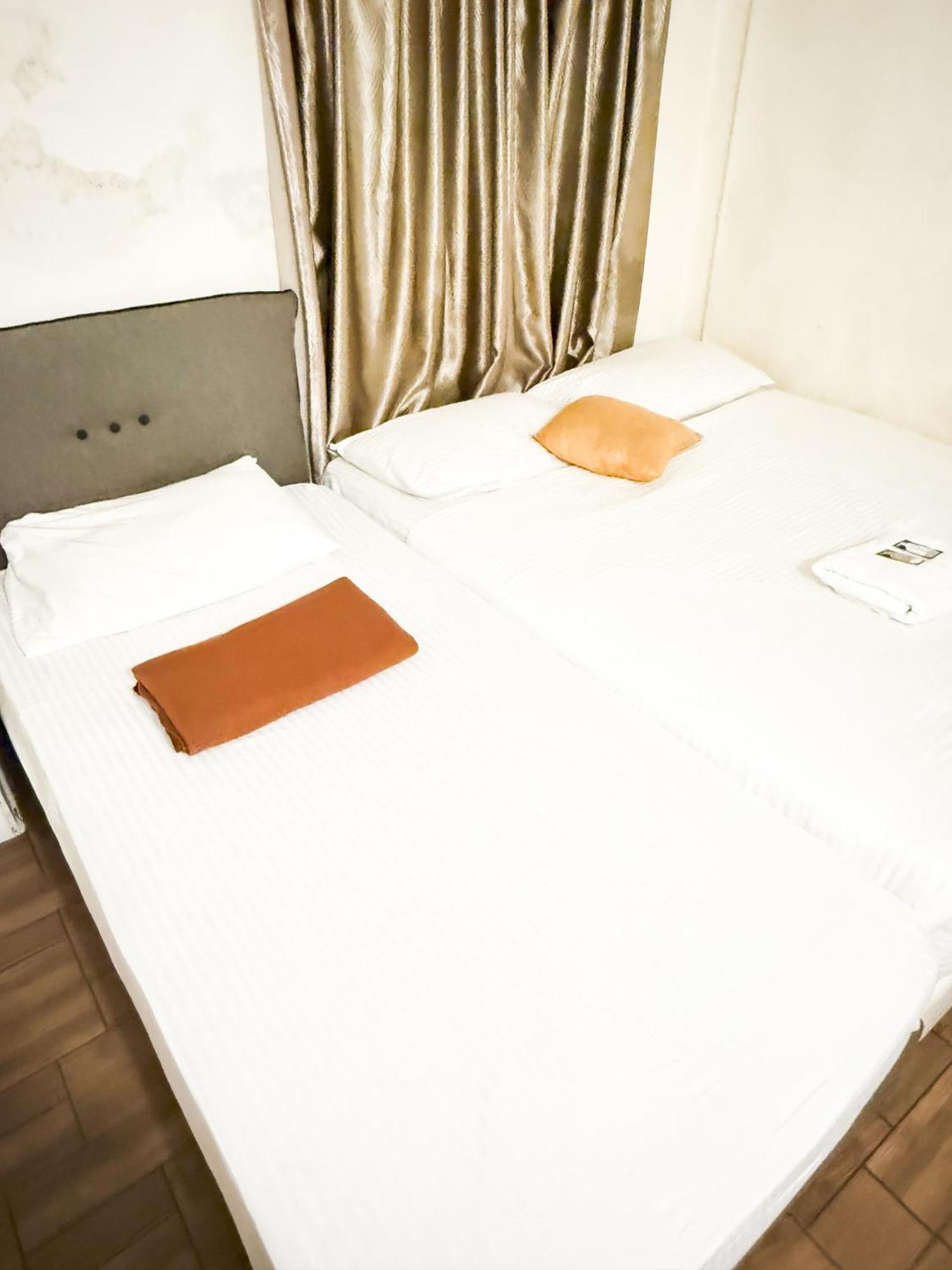 Tonight Hotel George Town Exteriör bild